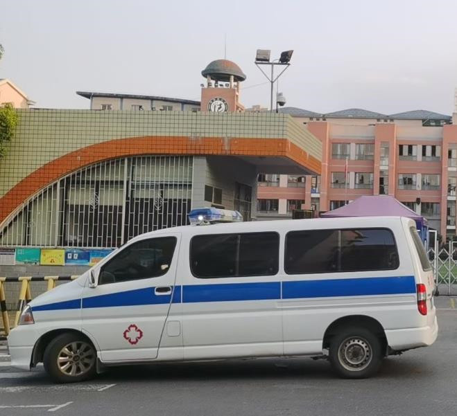 河东区街道救护车出租护送骨折病人一公里多少钱